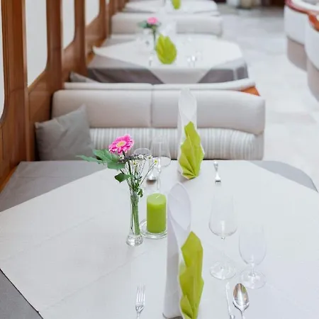 酒店 格斯夫 - 科拉尔国际餐厅酒店